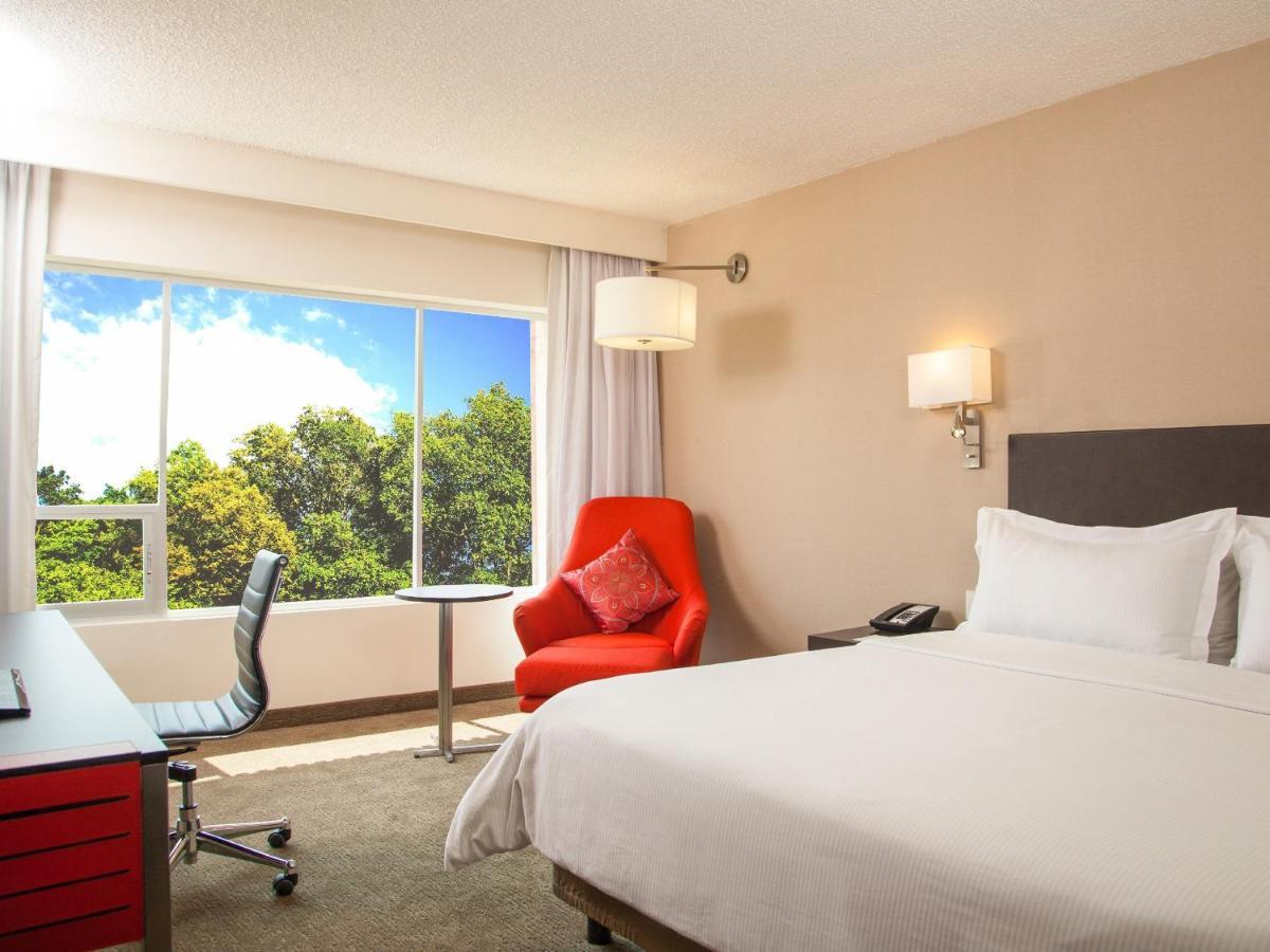 Fiesta Inn Guadalajara Aeropuerto Las Pintas Eksteriør billede