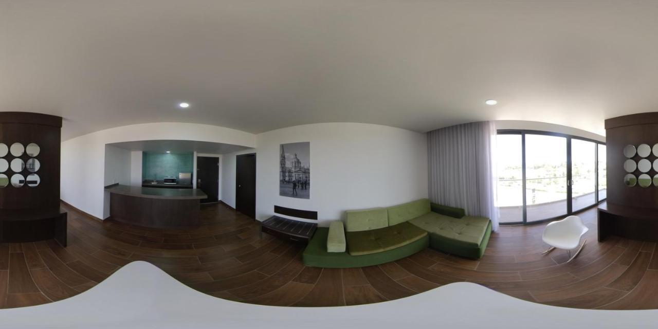 Fiesta Inn Guadalajara Aeropuerto Las Pintas Eksteriør billede
