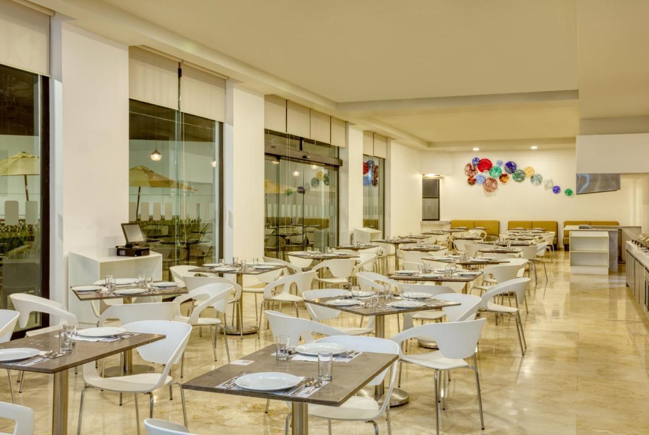 Fiesta Inn Guadalajara Aeropuerto Las Pintas Eksteriør billede