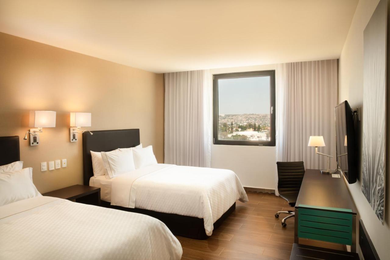 Fiesta Inn Guadalajara Aeropuerto Las Pintas Eksteriør billede