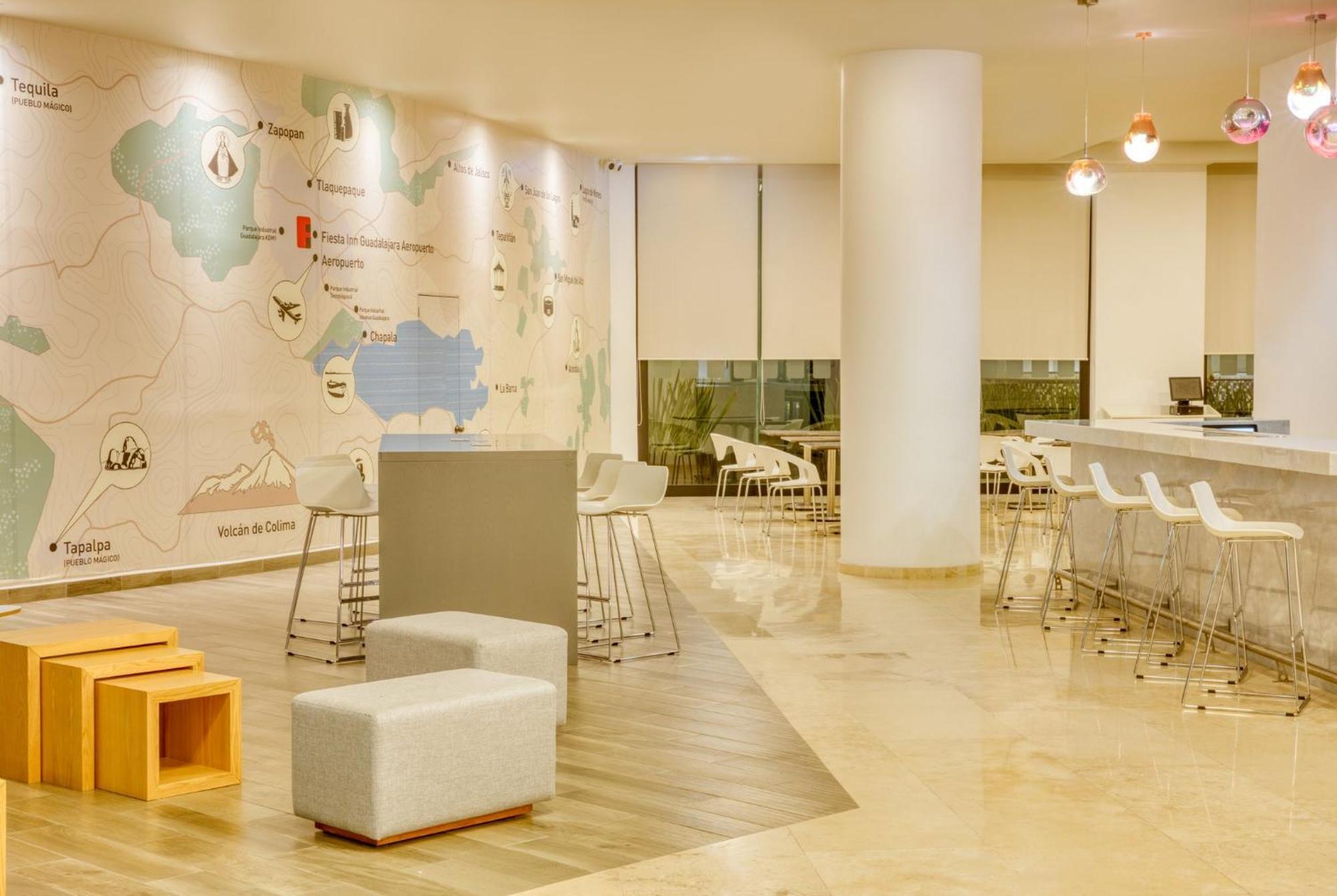 Fiesta Inn Guadalajara Aeropuerto Las Pintas Eksteriør billede