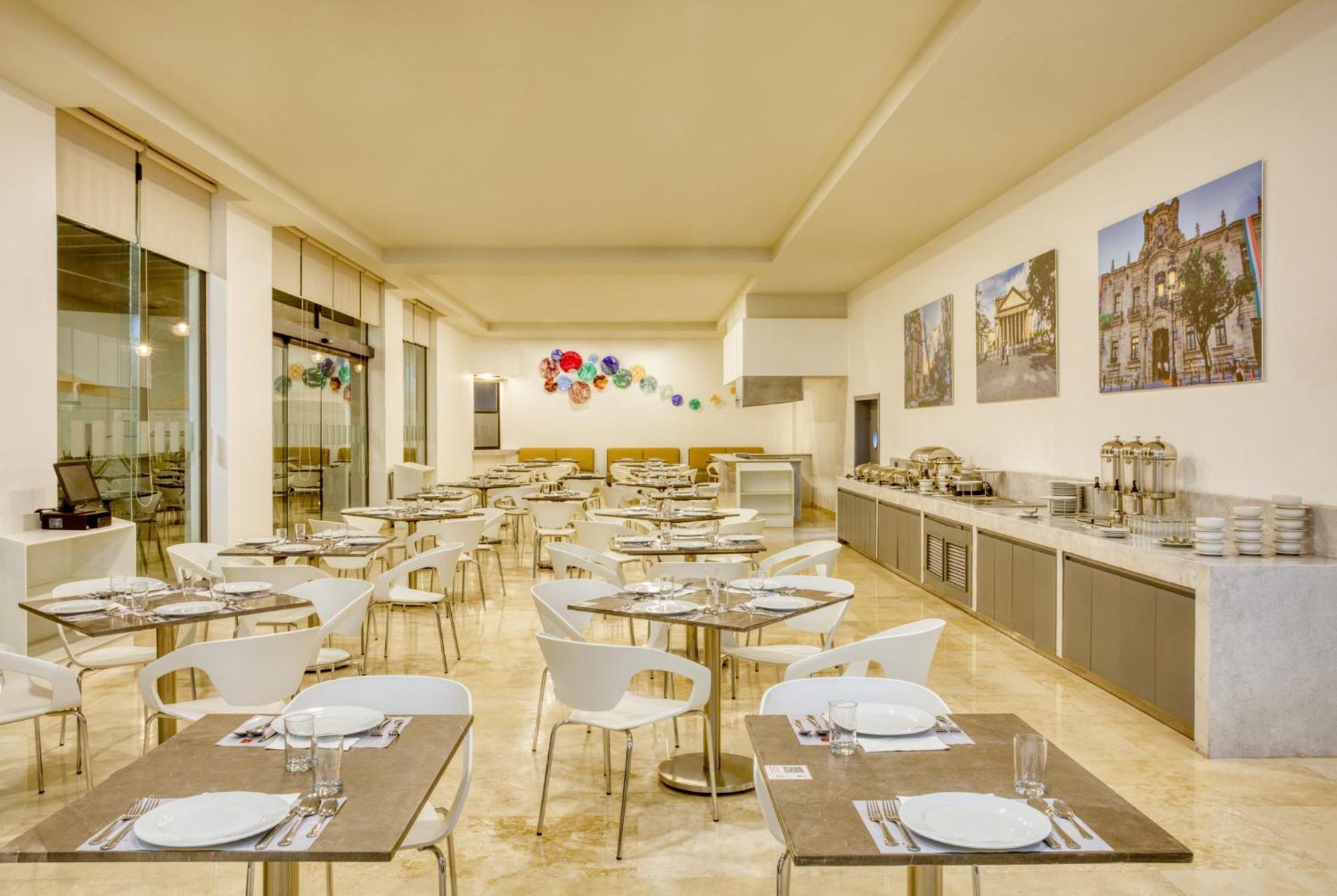 Fiesta Inn Guadalajara Aeropuerto Las Pintas Eksteriør billede